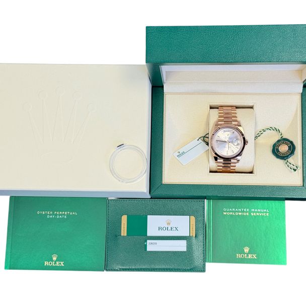 Rolex Day-Date 40 228235